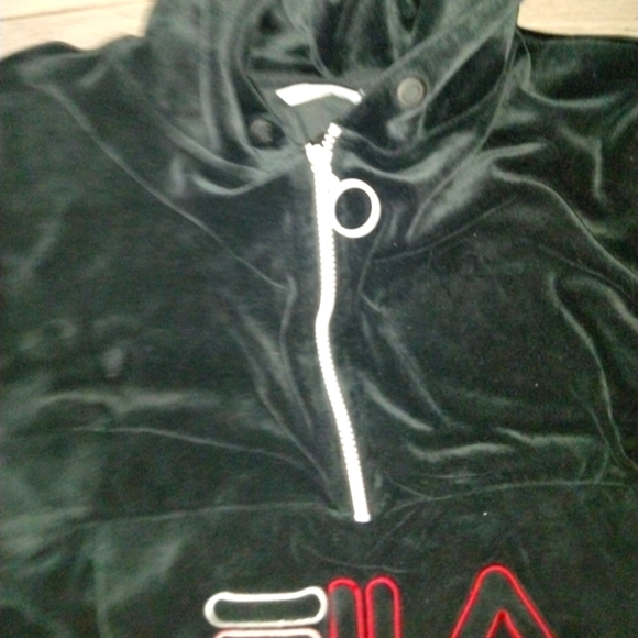 Cropped velour hoodie Fila NWOT has a quarter zip with Fila logo pockets Large - Picture 4 of 7